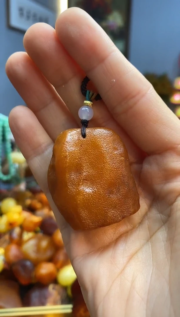 未镶嵌颈饰琥珀吊坠