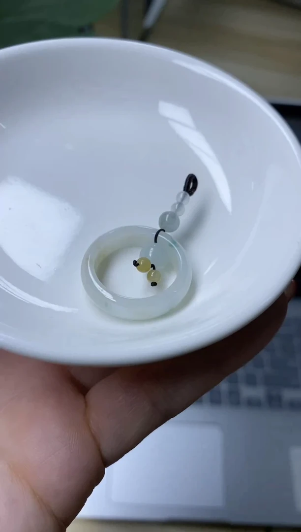 【闪购商品】翡翠颈饰未镶嵌天然缅甸翡翠A货手机挂