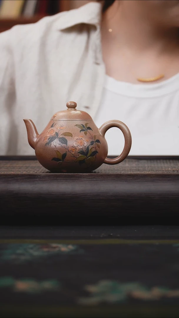 茶壶紫砂羊脂白玉段  梨形