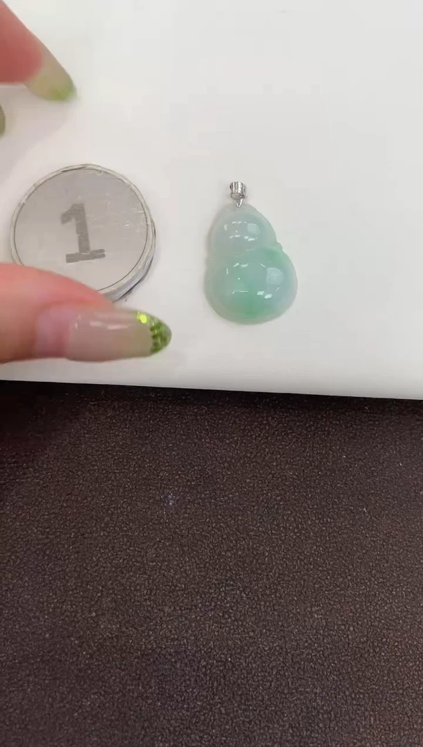 颈饰18K金镶嵌翡翠天然缅甸a货翡翠