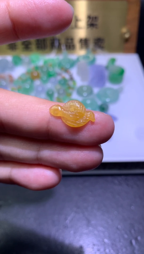 未镶嵌定制翡翠毛货