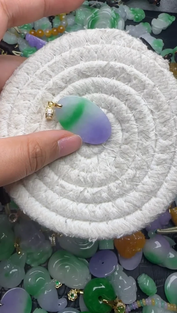 颈饰未镶嵌翡翠缅甸翡翠吊坠