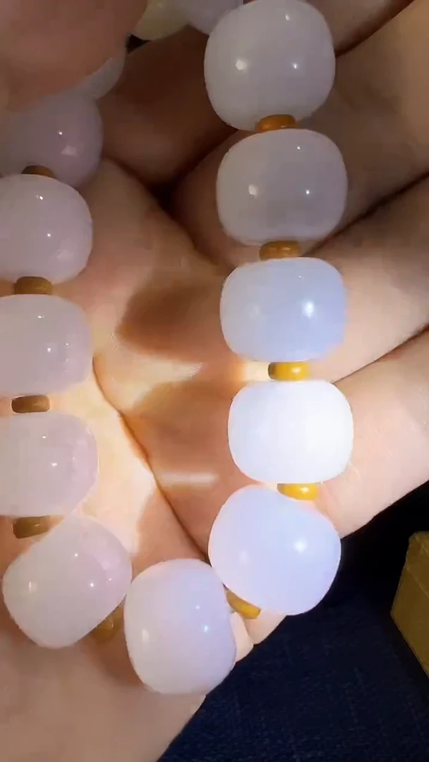 【闪购商品】和田玉挂件未镶嵌和田 黄白单圈 （飞铃文玩）