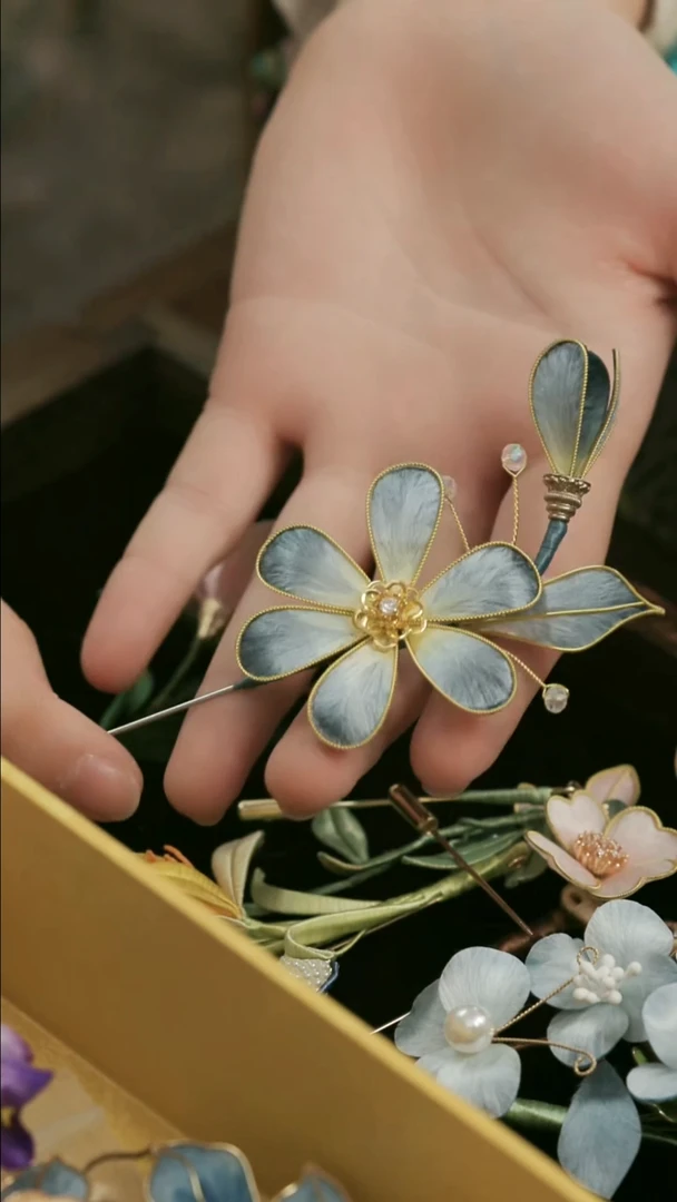 刺绣湘传礼纯手胸针