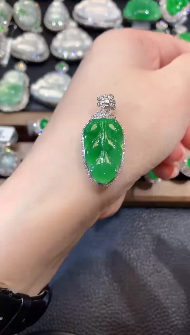 吊坠(不含链)18K金镶嵌翡翠A6