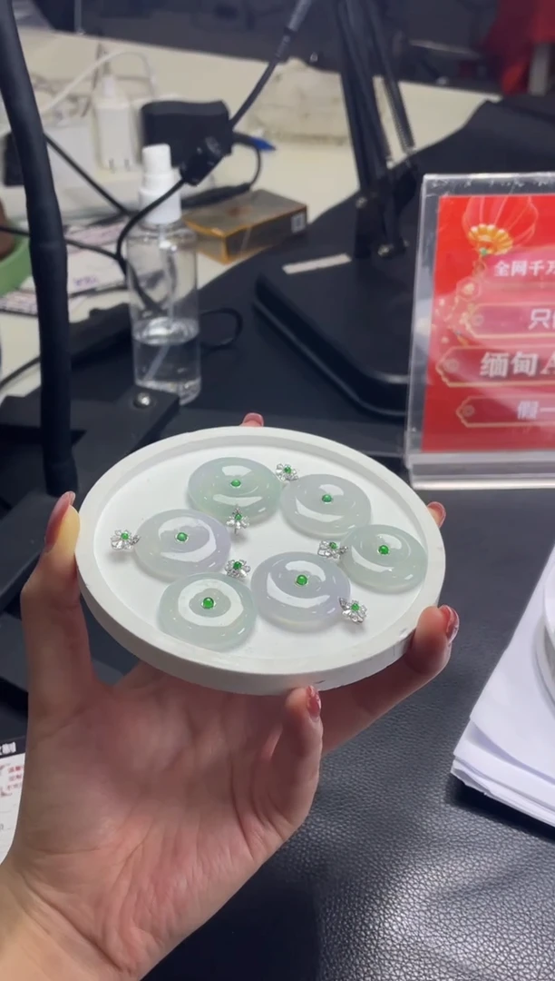 18K金镶嵌定制翡翠DDJ44475/多样性发一件