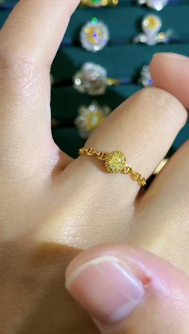 18K金镶嵌戒指钻石戒指