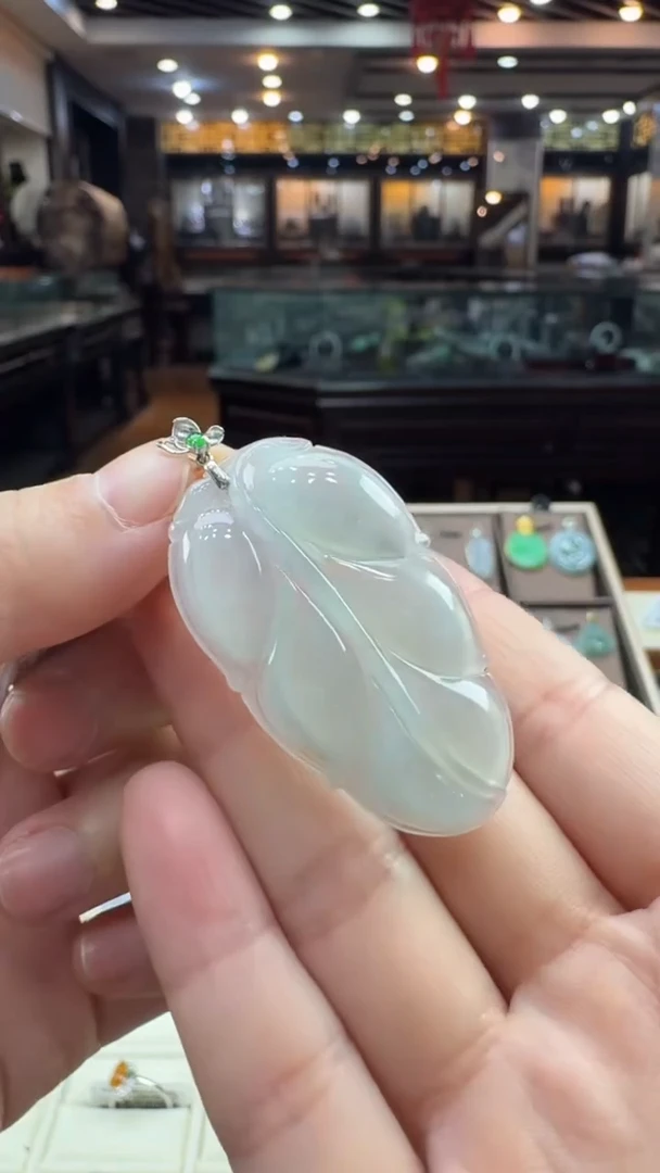 【闪购商品】翡翠颈饰18K金镶嵌树叶
