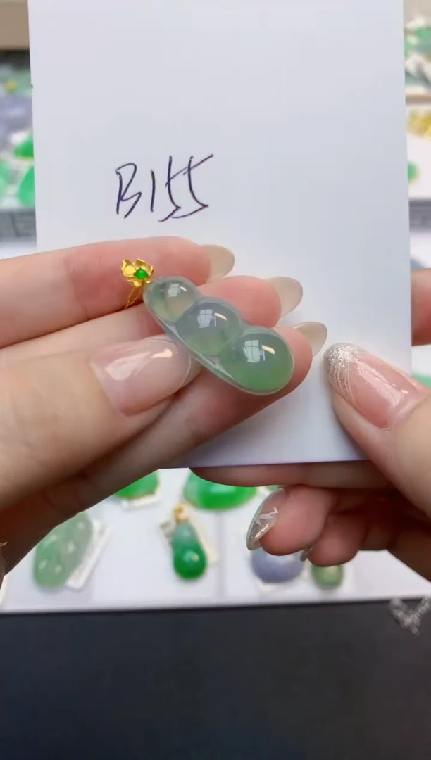 翡翠18K金镶嵌颈饰天然缅甸A货翡翠