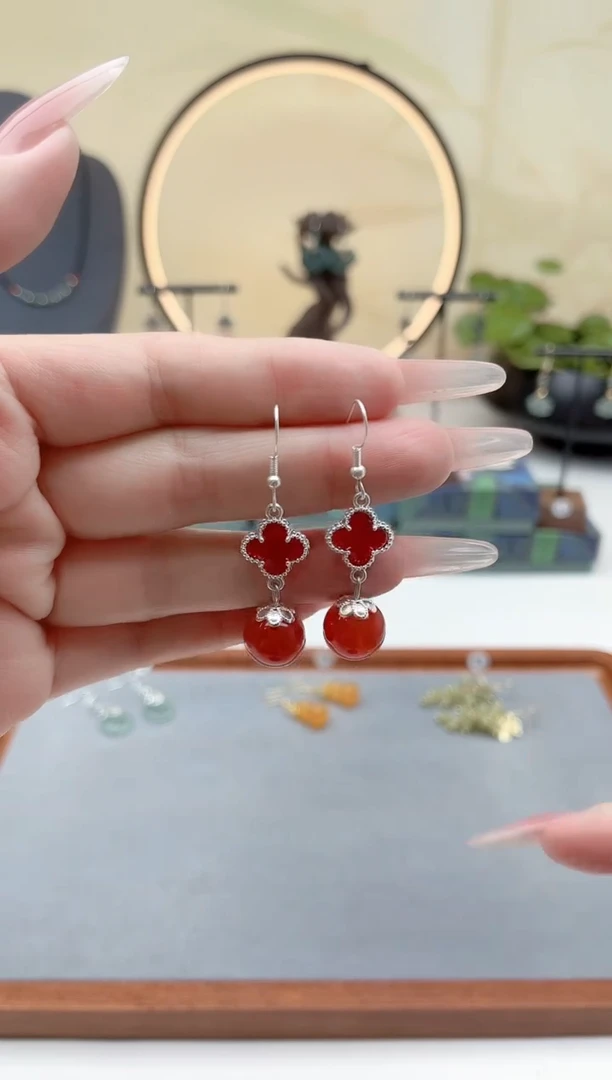 未镶嵌耳饰玛瑙/玉髓00四叶草红色