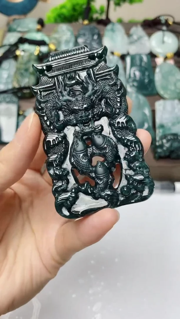 翡翠未镶嵌颈饰