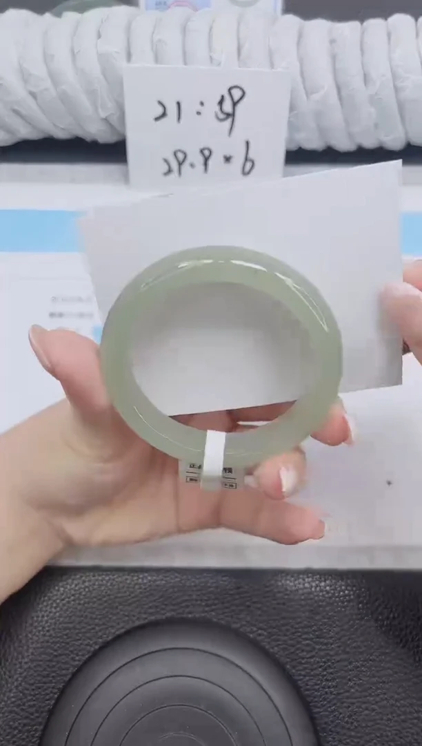 未镶嵌手镯石英质玉30-56.8