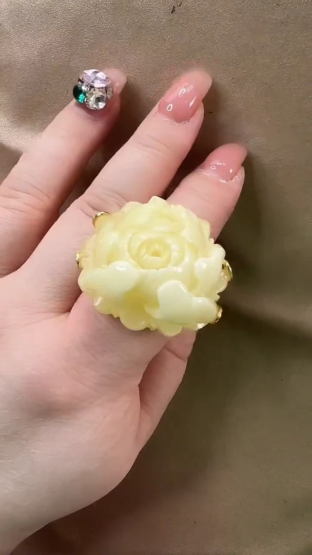 琥珀颈饰未镶嵌戒指