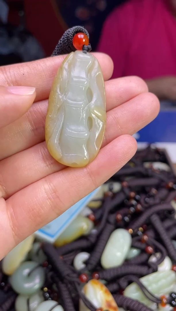 未镶嵌和田玉挂件1