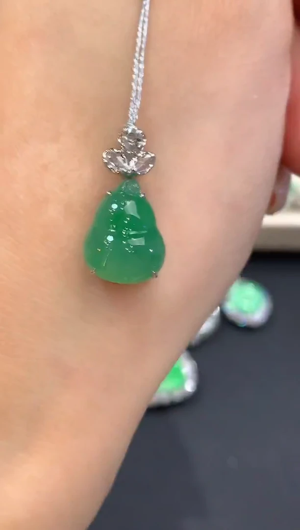 吊坠(不含链)18K金镶嵌翡翠a136