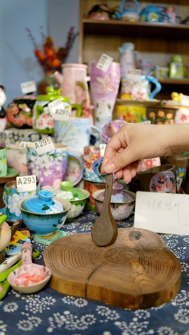 设计师款手绘釉下五彩陶瓷 画片随机