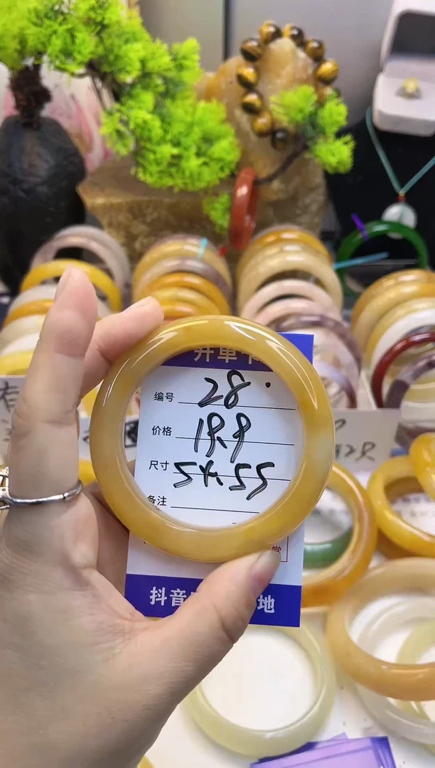 【闪购商品】石英质玉手镯未镶嵌28