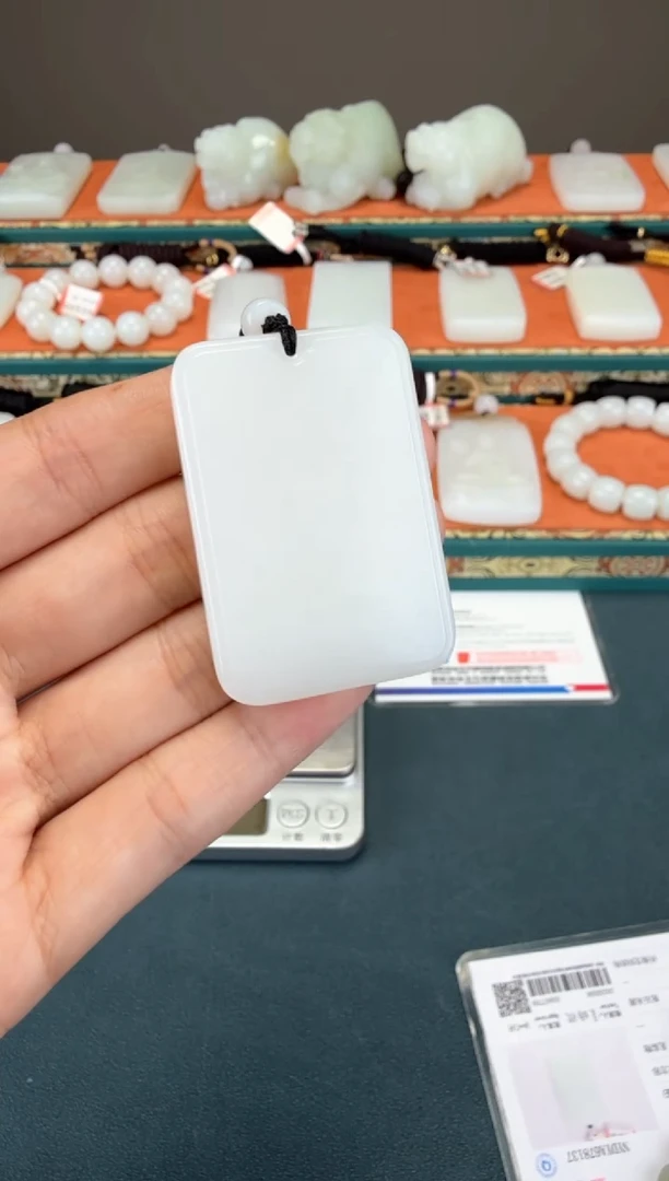 颈饰未镶嵌和田玉1