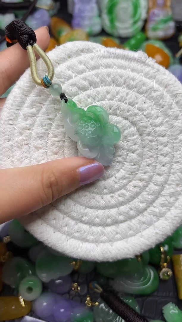 颈饰未镶嵌翡翠缅甸翡翠吊坠