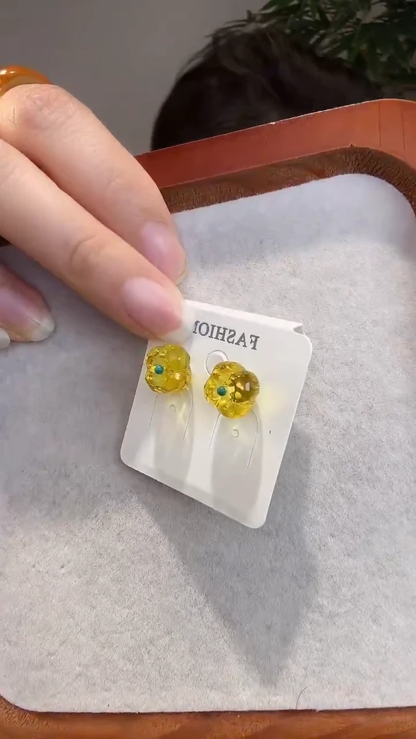 琥珀未镶嵌耳饰琥珀耳钉04