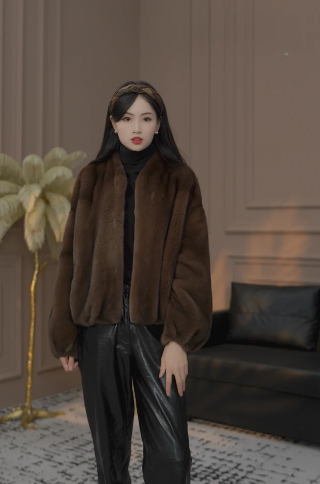 阿薇水貂新款V领短二水貂女款D2582