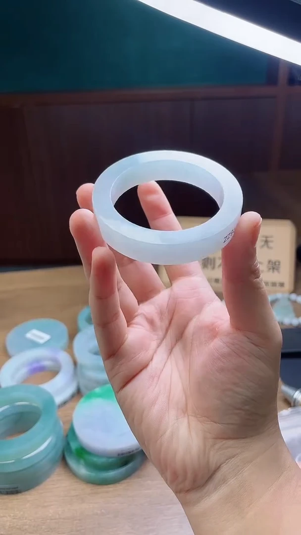 定制翡翠手镯未镶嵌定制