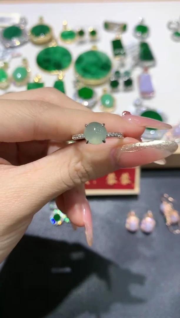 【闪购商品】翡翠吊坠(不含链)银S925镶嵌18多人多样性随机发货1件