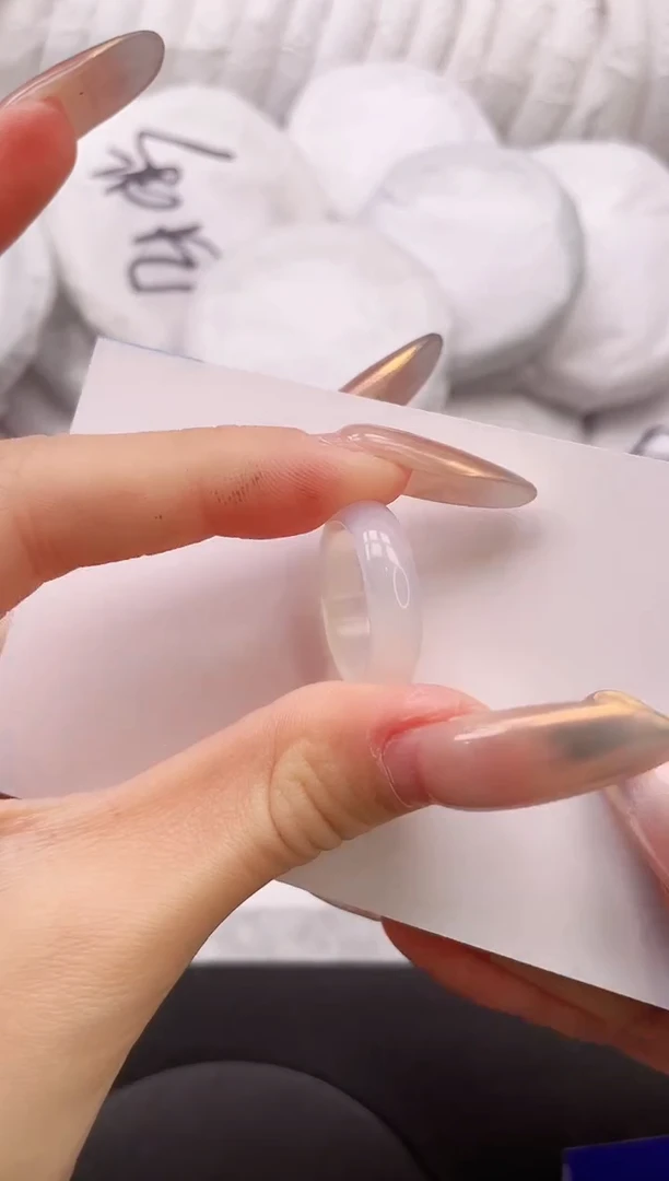 【闪购商品】石英质玉手镯未镶嵌素圈戒指白