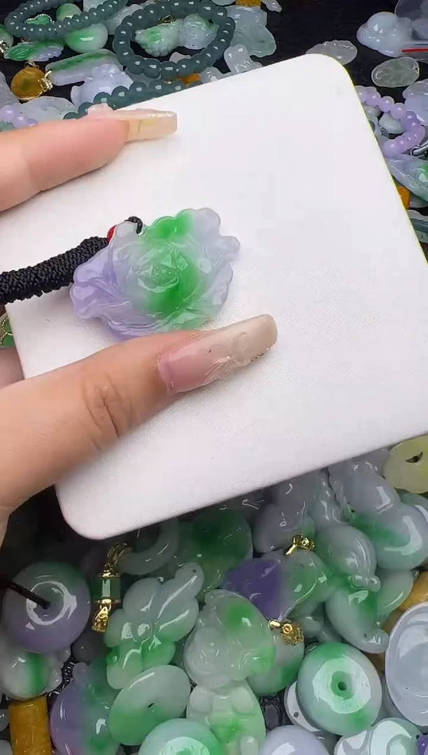 翡翠未镶嵌颈饰天然缅甸翡翠吊坠