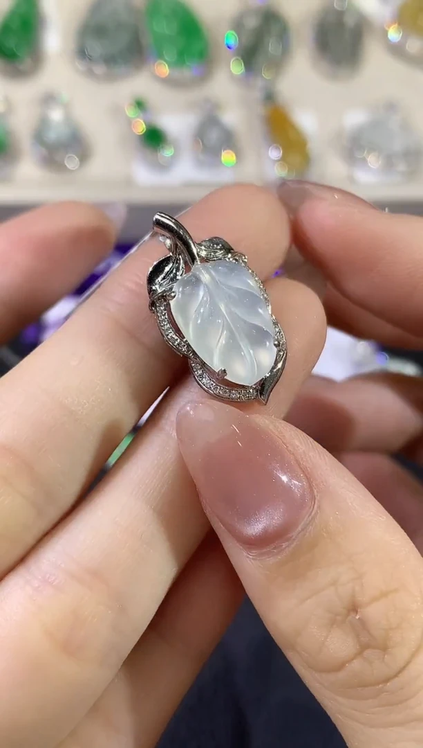 翡翠18K金镶嵌吊坠(不含链)A153