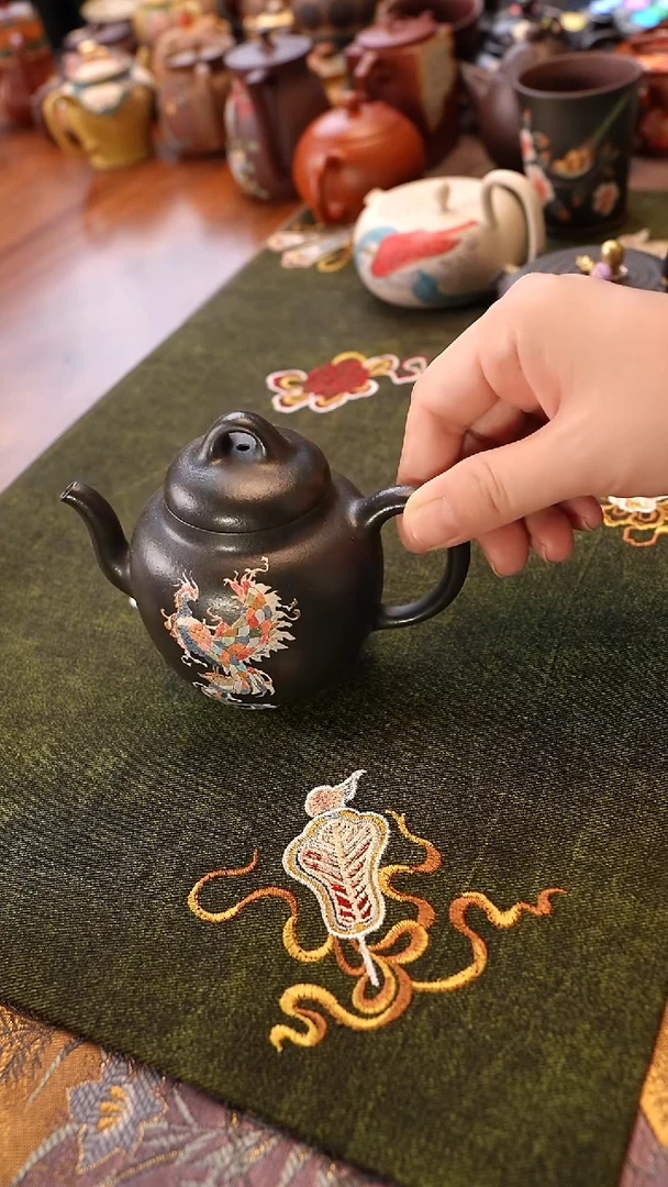 茶壶紫砂碧玉砂彩凤