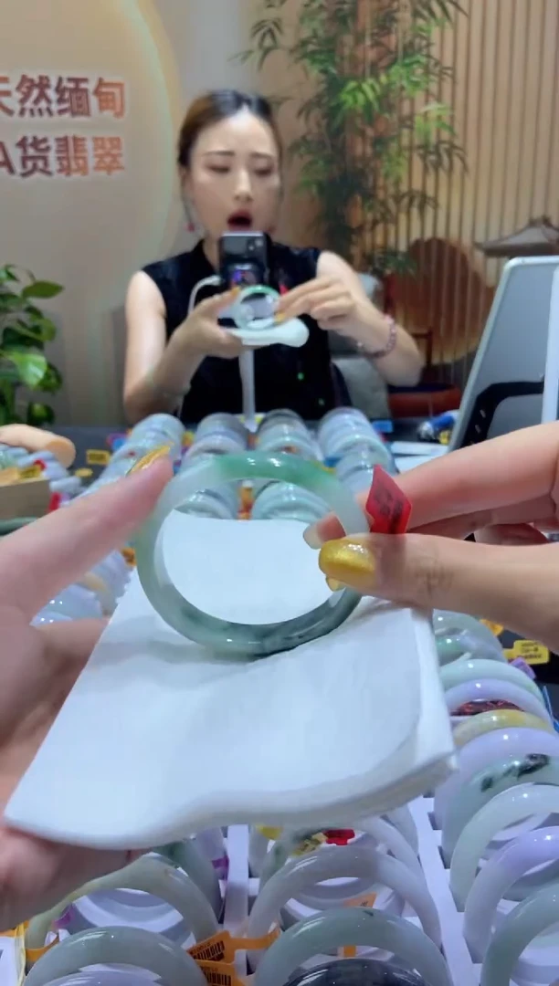 翡翠手镯未镶嵌000032027