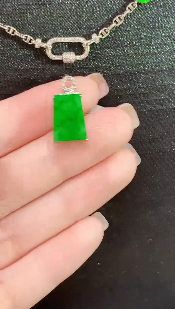 吊坠(不含链)18K金镶嵌翡翠L0858多样性发其一