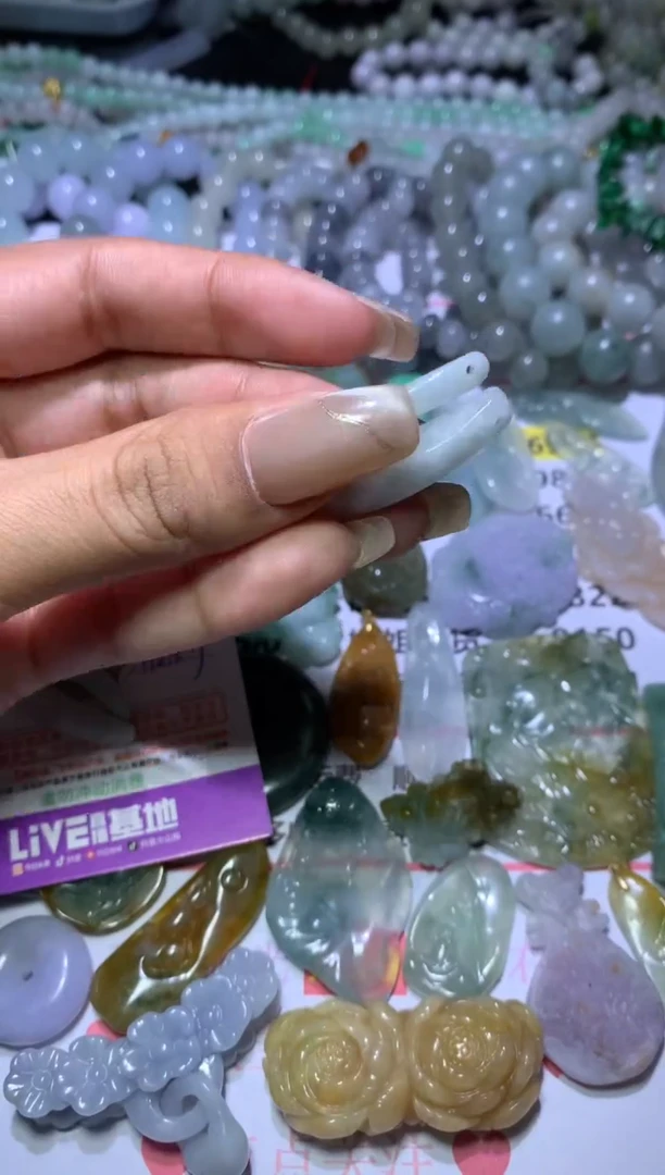 【闪购商品】翡翠挂件未镶嵌MJX041567