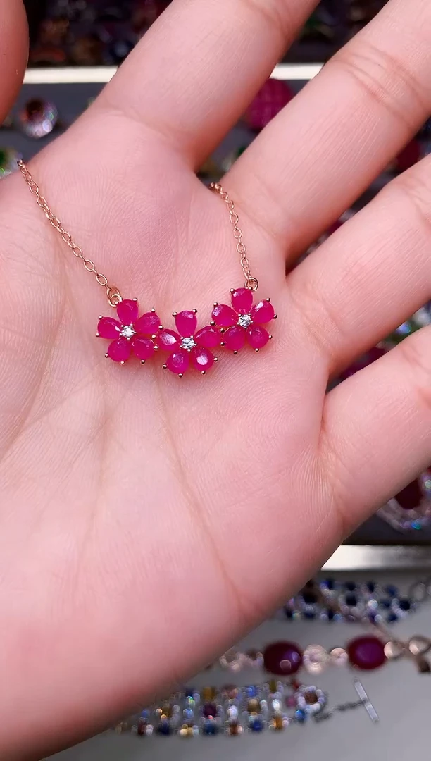 颈饰银S925镶嵌红宝石....