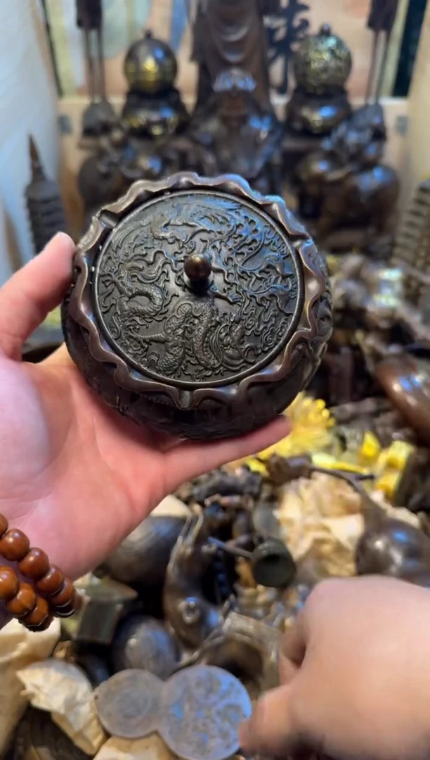 潼潼古铜只卖真铜！（钱袋子烟灰缸）