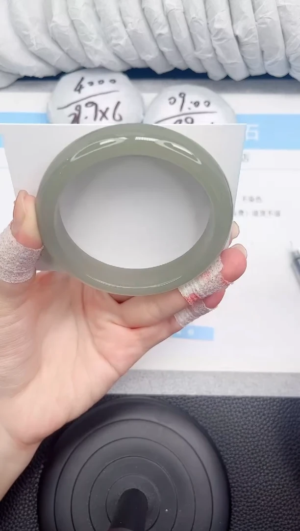 石英质玉手镯未镶嵌104-60.7