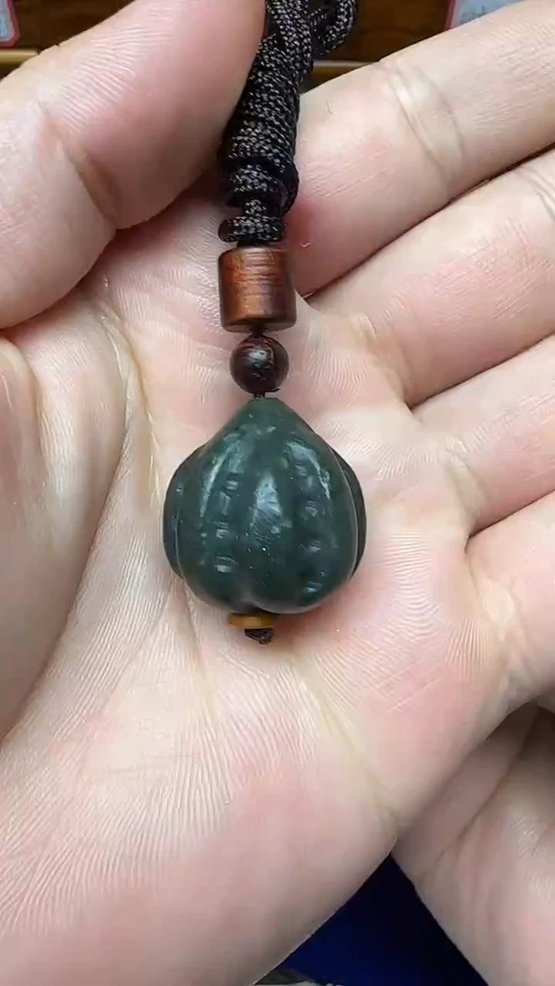 未镶嵌和田玉挂件长*角1