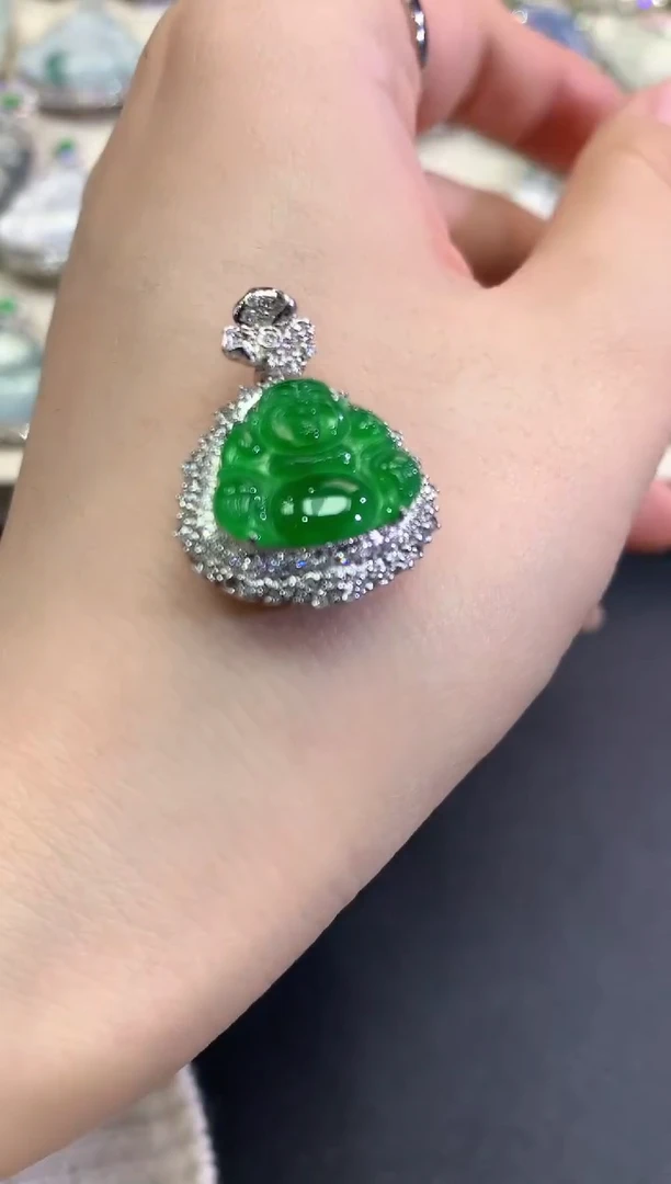 【闪购商品】翡翠颈饰18K金镶嵌C102