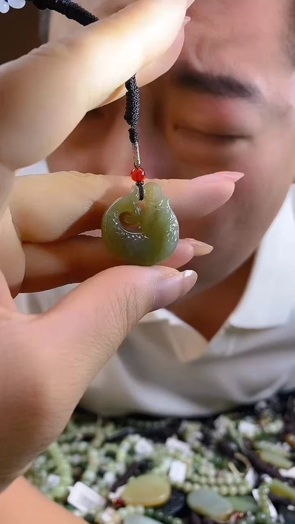 和田玉未镶嵌颈饰多样性发货，拍一发一