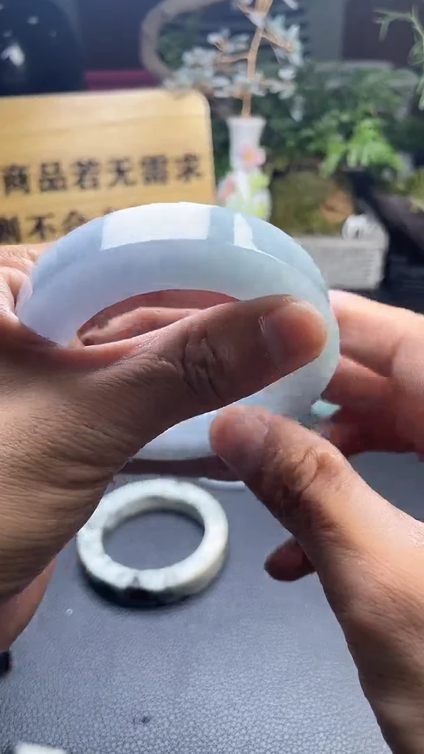 定制翡翠手镯未镶嵌发一件