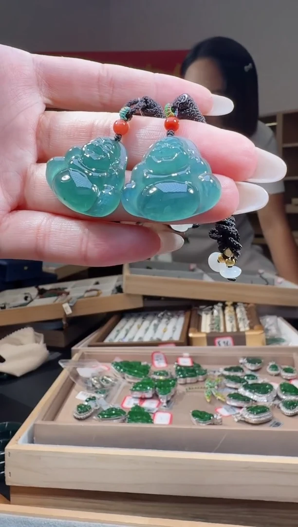 翡翠未镶嵌吊坠(不含链)纯天然A货翡翠佛公（多样性发其一）