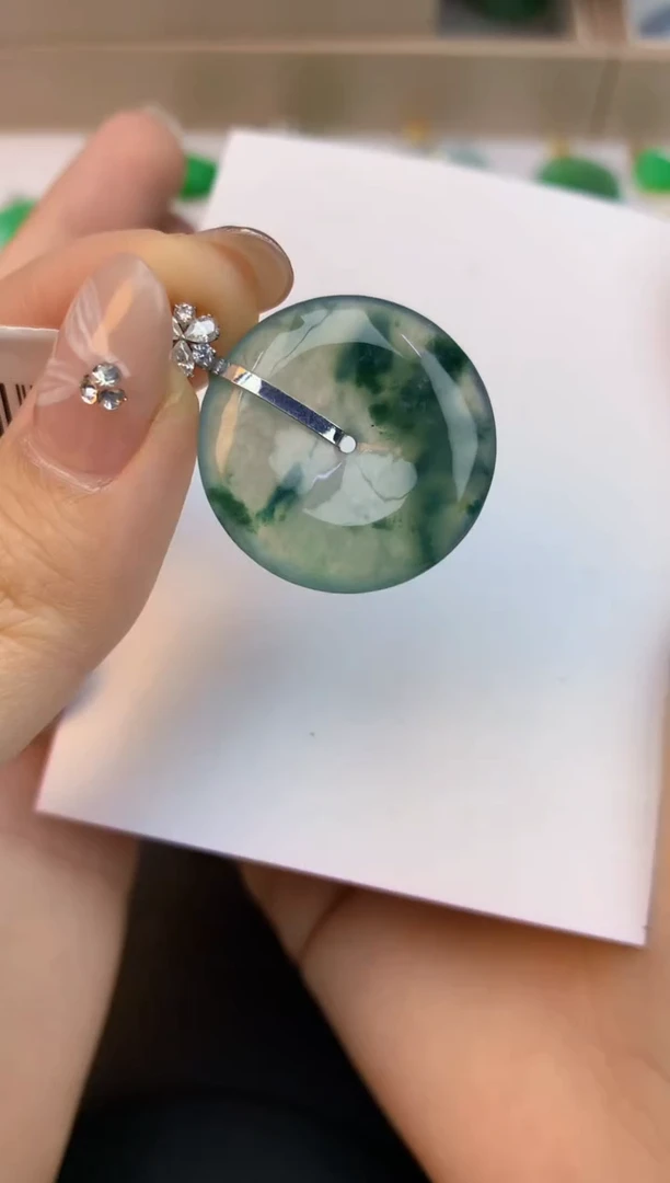 颈饰18K金镶嵌翡翠天然缅甸a货翡翠百元以上9元证书费自理