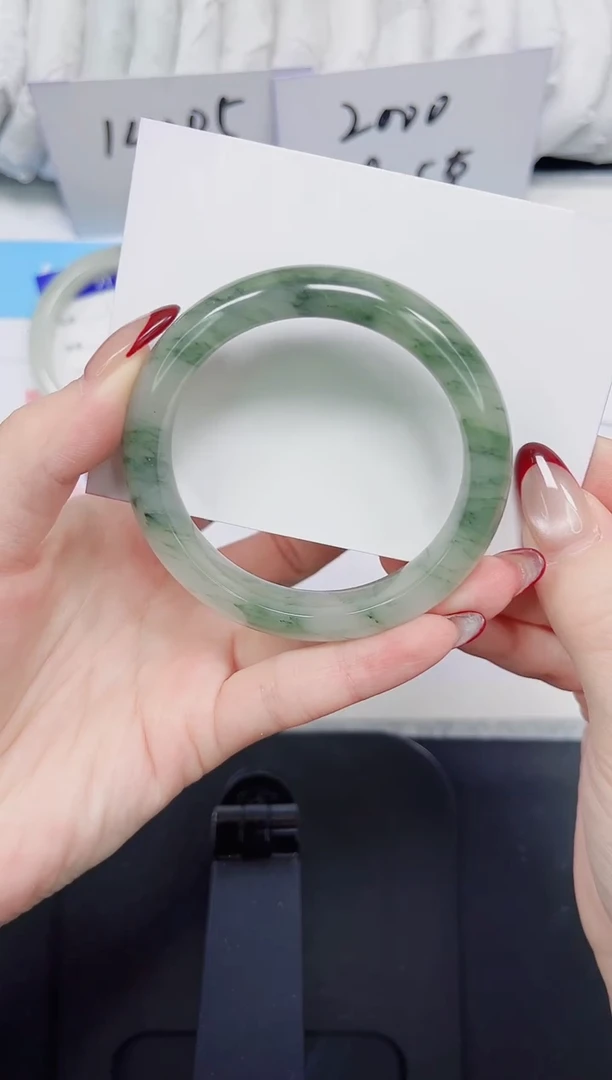 【闪购商品】石英质玉手镯未镶嵌13