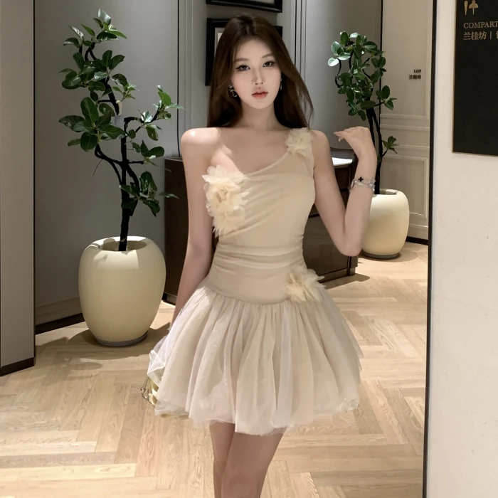 性感名媛辣妹斜领露肩无袖小礼服裙气质小个子网纱收腰蓬蓬连衣裙