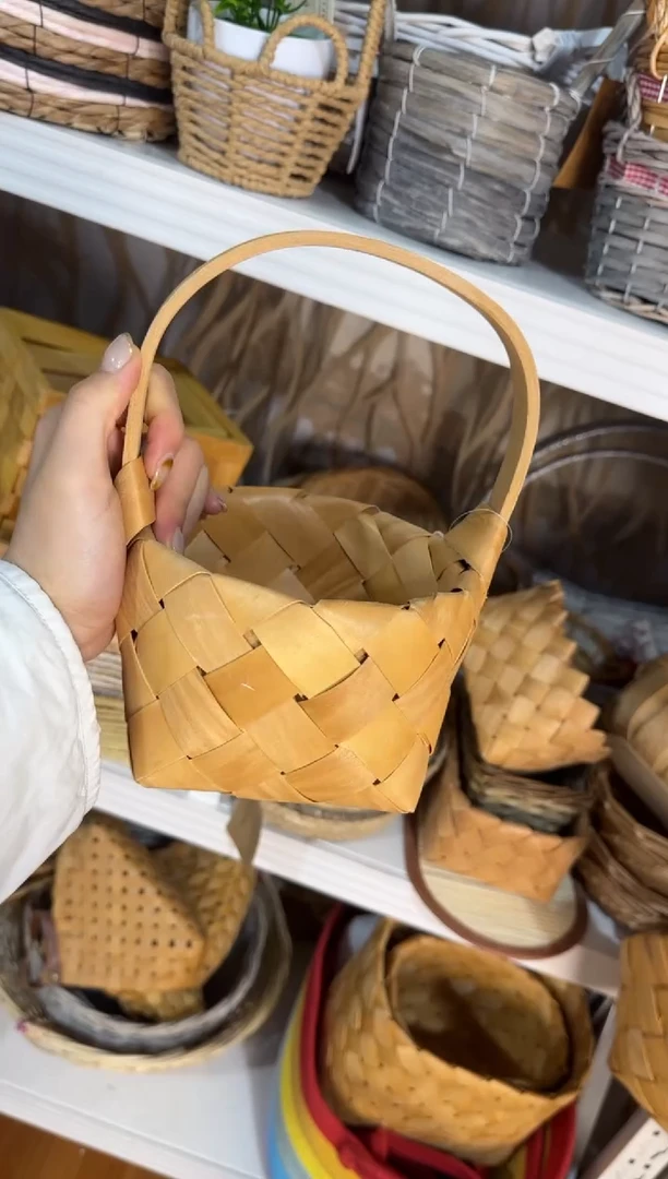 微瑕捡漏  水杉木小提篮