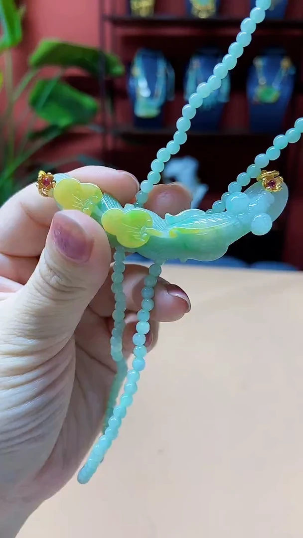 颈饰未镶嵌翡翠吊坠