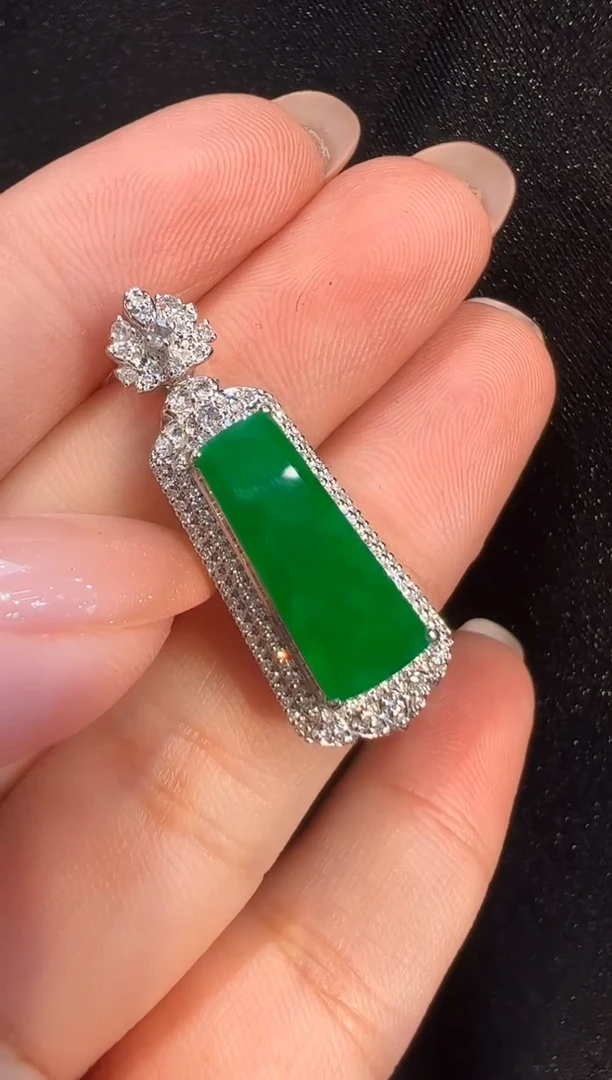 吊坠(不含链)18K金镶嵌翡翠AL6吊坠