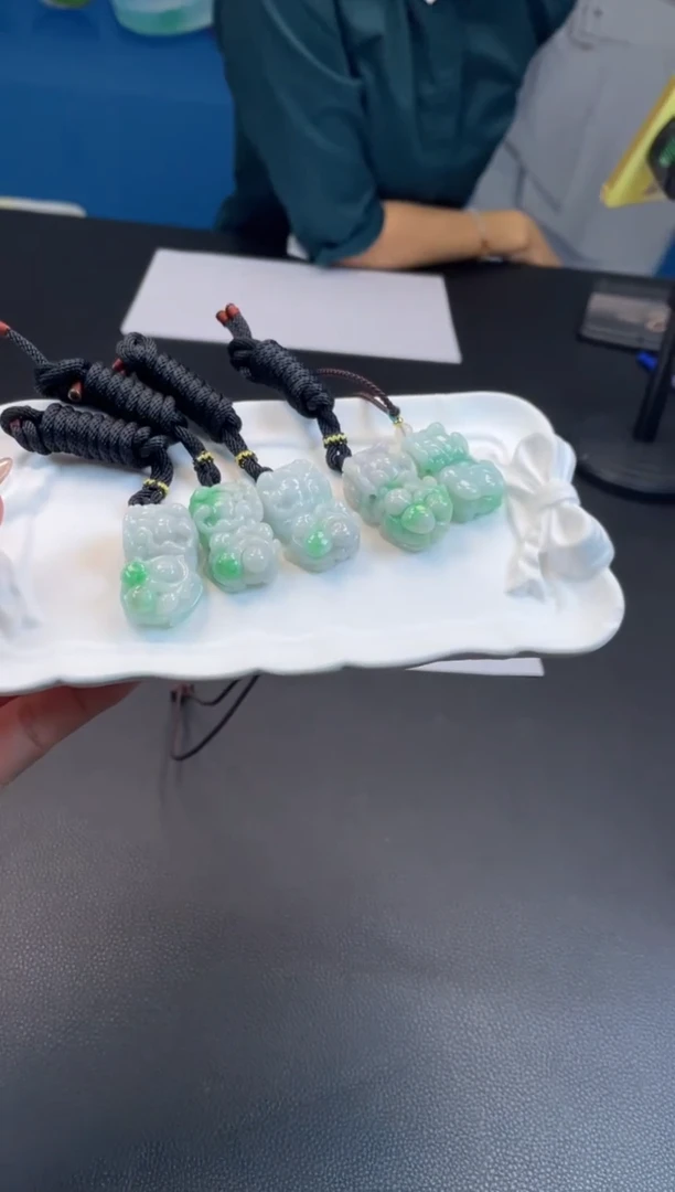 颈饰未镶嵌翡翠貔貅多样性发一