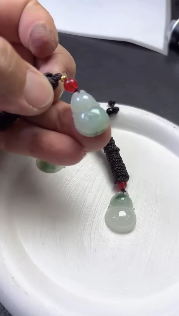 翡翠挂件未镶嵌多样性发一件L0501-3-